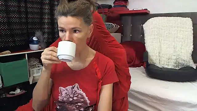 Snapshot of kellyterapy chatting on 02.12.25 kellyterapy online show from 02.12.25