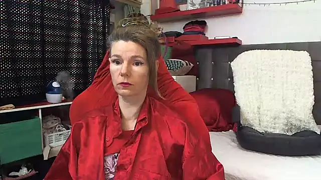 Snapshot of kellyterapy chatting on 02.12.25 kellyterapy online show from 02.12.25