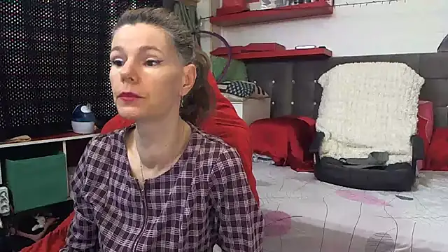 Snapshot of kellyterapy chatting on 02.15.25 kellyterapy online show from 02.15.25