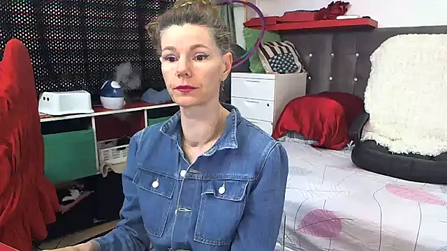 Snapshot of kellyterapy chatting on 02.16.25 kellyterapy online show from 02.16.25