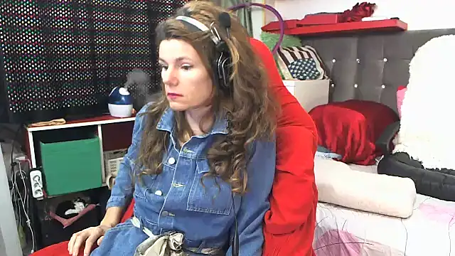 Snapshot of kellyterapy chatting on 02.17.25 kellyterapy online show from 02.17.25