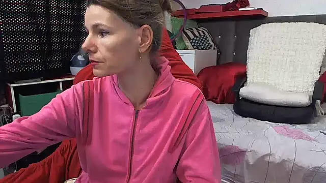 Snapshot of kellyterapy chatting on 02.18.25 kellyterapy online show from 02.18.25