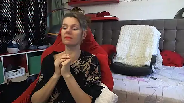 Snapshot of kellyterapy chatting on 02.22.25 kellyterapy online show from 02.22.25