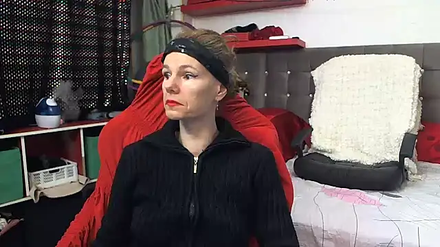 Snapshot of kellyterapy chatting on 02.23.25 kellyterapy online show from 02.23.25