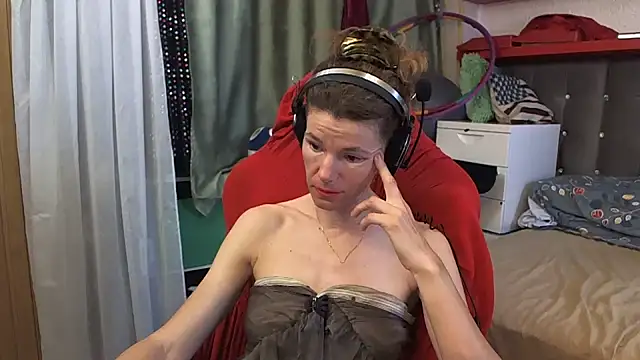 Snapshot of kellyterapy chatting on 03.12.25 kellyterapy online show from 03.12.25