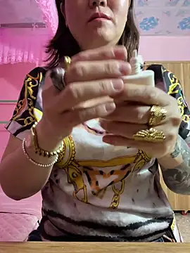 Snapshot of Ory22 chatting on 10.11.25 Ory22 online show from 10.11.25