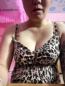 Snapshot of Ory22 chatting on 10.18.25 Ory22 online show from 10.18.25