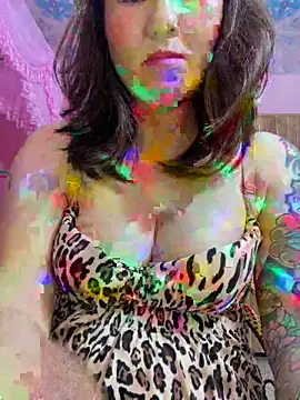 Snapshot of Ory22 chatting on 10.21.25 Ory22 online show from 10.21.25