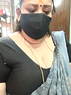 Snapshot of ashikaa_r chatting on 03.06.26 ashikaa r online show from 03.06.26