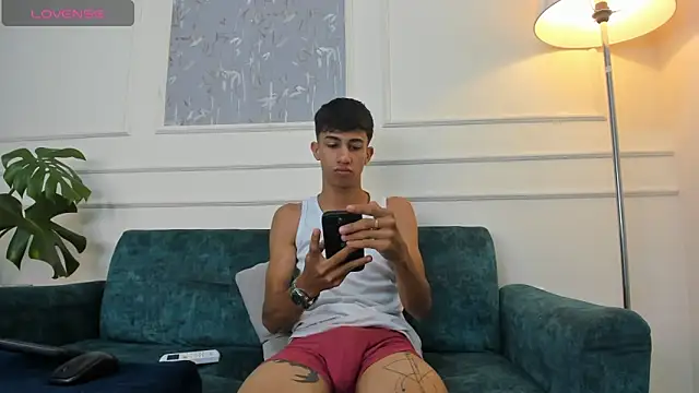 Lucian Davi online show from 01.25.25