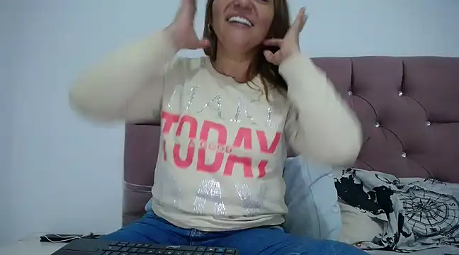 Snapshot of mirand_zackyx chatting on 01.31.25 mirand zackyx online show from 01.31.25
