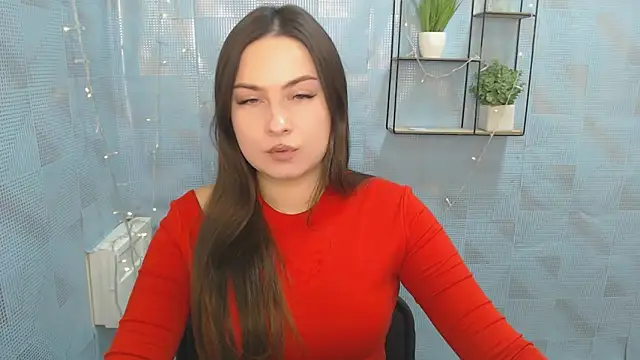 Snapshot of EmiliaTemi_ chatting on 12.14.24 EmiliaTemi online show from 12.14.24