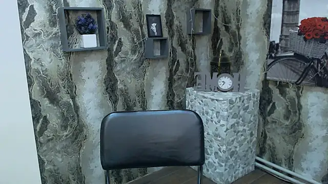 Snapshot of EmiliaTemi_ chatting on 01.23.25 EmiliaTemi online show from 01.23.25
