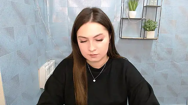 Snapshot of EmiliaTemi_ chatting on 01.28.25 EmiliaTemi online show from 01.28.25