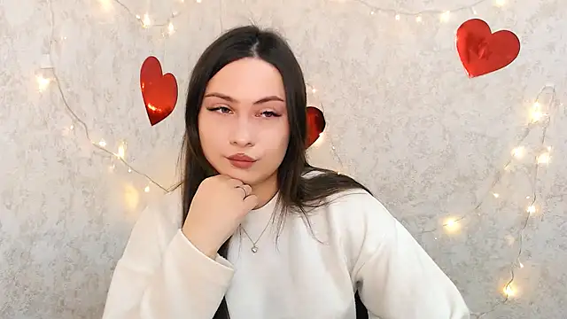Snapshot of EmiliaTemi_ chatting on 02.19.25 EmiliaTemi online show from 02.19.25