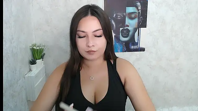 Snapshot of EmiliaTemi_ chatting on 09.10.25 EmiliaTemi online show from 09.10.25