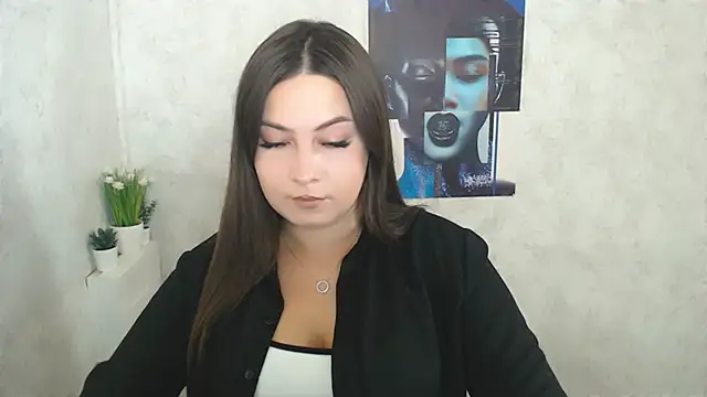 Snapshot of EmiliaTemi_ chatting on 09.14.25 EmiliaTemi online show from 09.14.25