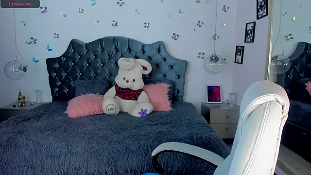  Antonnela  online show from 01.20.25