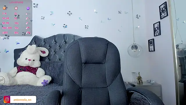  Antonnela  online show from 03.22.25