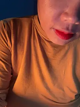 Snapshot of Laura8910 chatting on 12.12.24 Laura8910 online show from 12.12.24