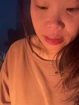 Snapshot of Laura8910 chatting on 01.02.25 Laura8910 online show from 01.02.25