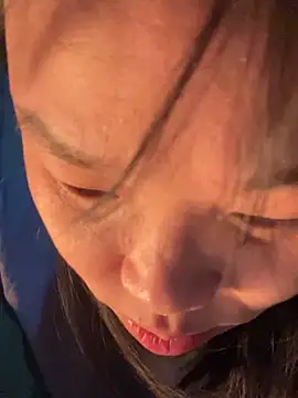 Snapshot of Laura8910 chatting on 01.05.25 Laura8910 online show from 01.05.25