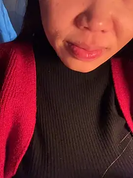 Snapshot of Laura8910 chatting on 01.19.25 Laura8910 online show from 01.19.25