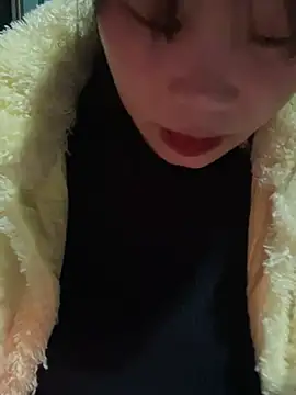 Snapshot of Laura8910 chatting on 02.17.25 Laura8910 online show from 02.17.25