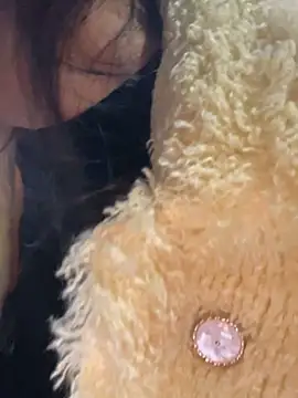 Snapshot of Laura8910 chatting on 02.18.25 Laura8910 online show from 02.18.25