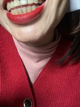 Snapshot of Laura8910 chatting on 02.25.25 Laura8910 online show from 02.25.25