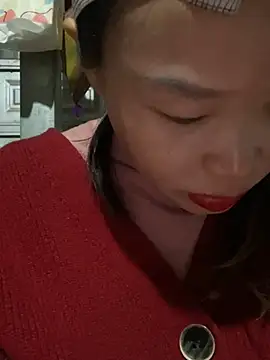 Snapshot of Laura8910 chatting on 02.25.25 Laura8910 online show from 02.25.25