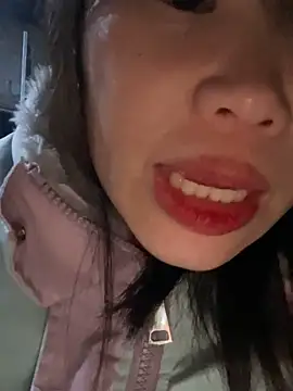 Snapshot of Laura8910 chatting on 02.26.25 Laura8910 online show from 02.26.25