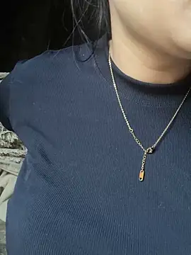 Snapshot of Laura8910 chatting on 03.11.25 Laura8910 online show from 03.11.25