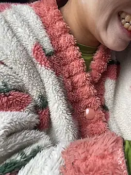 Snapshot of Laura8910 chatting on 03.17.25 Laura8910 online show from 03.17.25