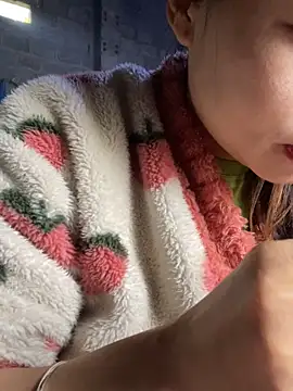 Snapshot of Laura8910 chatting on 03.18.25 Laura8910 online show from 03.18.25