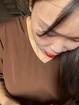 Snapshot of Laura8910 chatting on 03.22.25 Laura8910 online show from 03.22.25