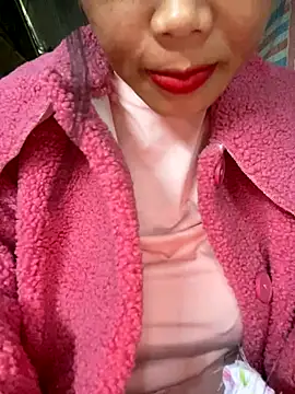 Snapshot of Laura8910 chatting on 10.24.25 Laura8910 online show from 10.24.25