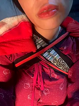 Snapshot of Laura8910 chatting on 11.09.25 Laura8910 online show from 11.09.25