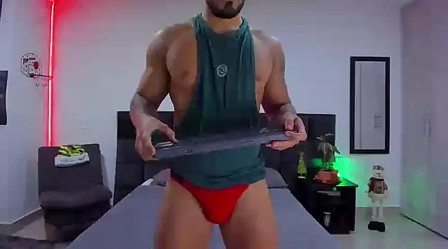 Snapshot of Alexander_Martines chatting on 12.24.24 Alexander Martines online show from 12.24.24