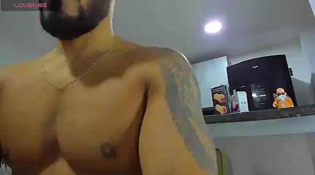 Snapshot of Alexander_Martines chatting on 02.14.25 Alexander Martines online show from 02.14.25