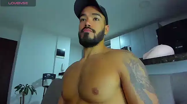 Snapshot of Alexander_Martines chatting on 02.21.25 Alexander Martines online show from 02.21.25