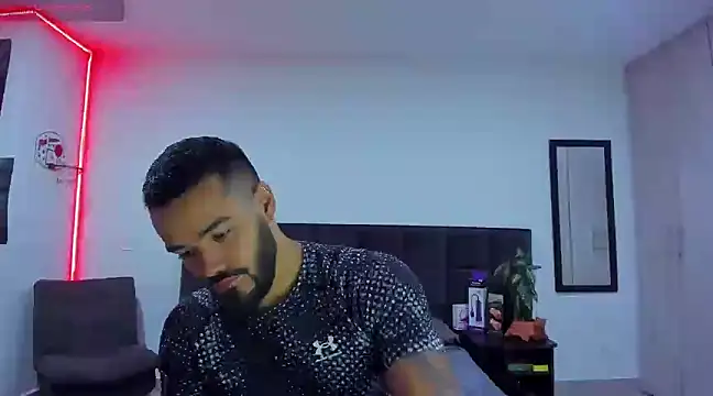 Snapshot of Alexander_Martines chatting on 02.28.25 Alexander Martines online show from 02.28.25