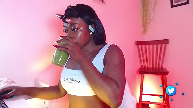 Snapshot of MiaKnox chatting on 03.04.25 MiaKnox online show from 03.04.25