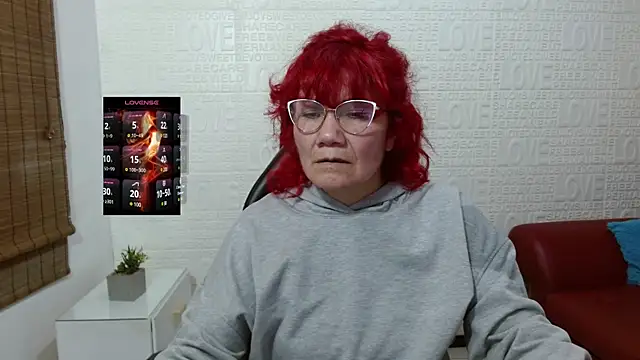Salomeediaz  online show from 12.26.24