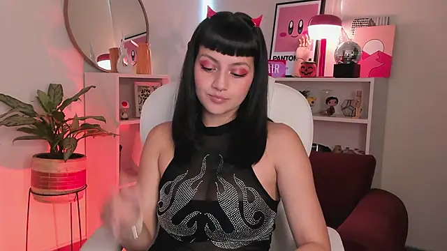 Snapshot of nahiapaws chatting on 10.31.25 nahiapaws online show from 10.31.25