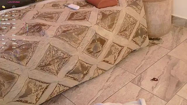 Snapshot of Mariapettit chatting on 10.13.25 Mariapettit online show from 10.13.25