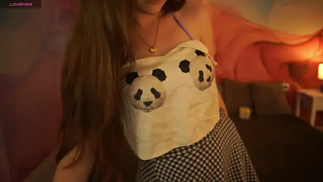 Snapshot of PamelaXX_ chatting on 10.14.25 PamelaXX online show from 10.14.25