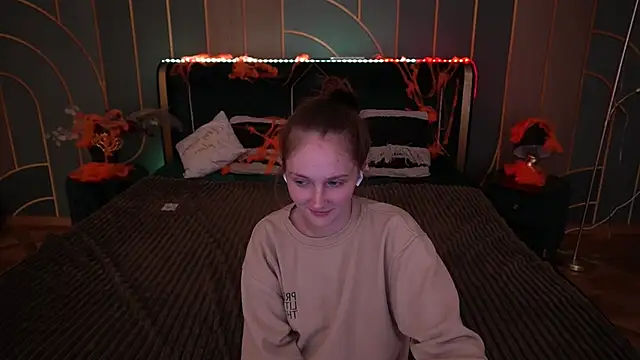 Snapshot of PamelaXX_ chatting on 10.30.25 PamelaXX online show from 10.30.25