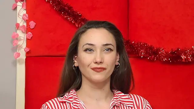 Snapshot of AliceMunro chatting on 12.30.24 AliceMunro online show from 12.30.24