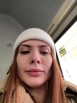 Snapshot of Accole chatting on 12.27.24 Accole online show from 12.27.24